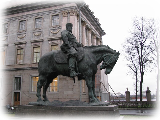 Памятник Александру фото