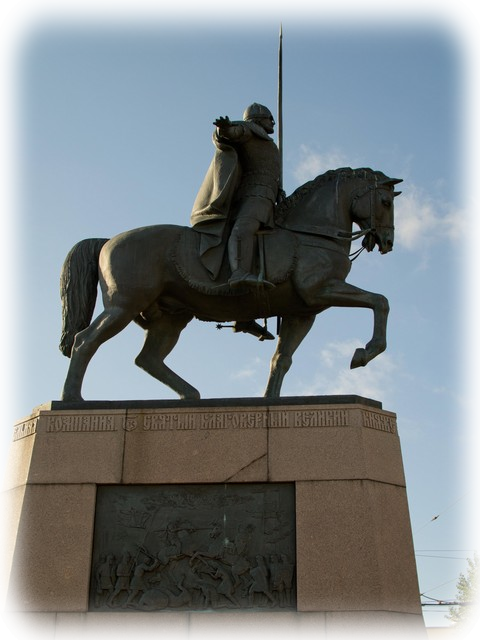 Памятник Александру Невскому фото