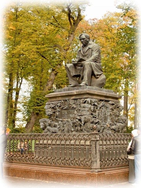 Памятник Крылову